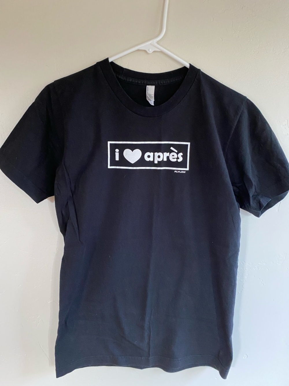 Black "I ♥ après" Graphic Tee